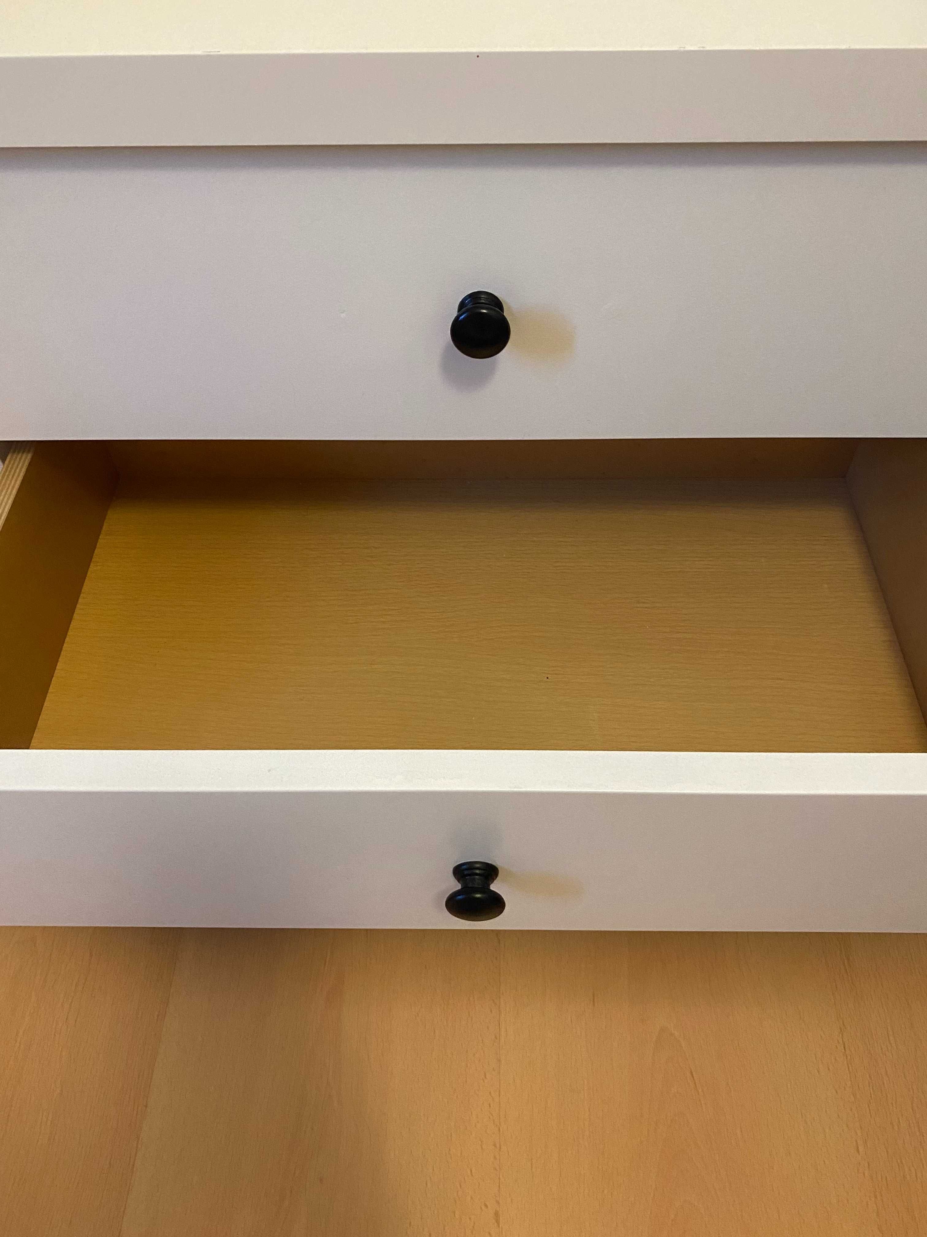 Mesa de cabeceira