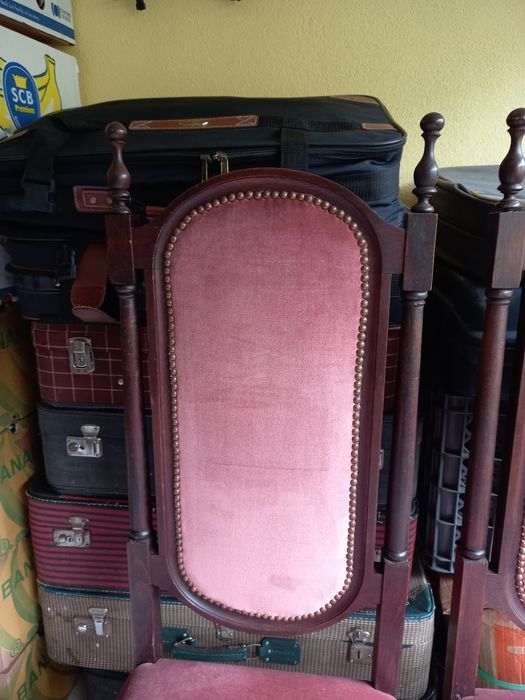 Cadeiras de madeira e veludo - conjunto de 4