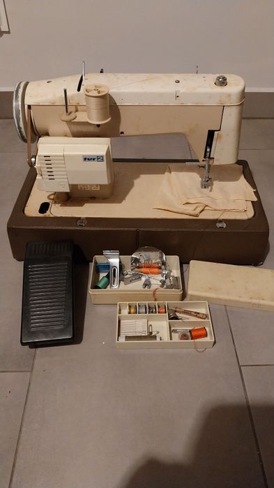 Maszyna do szycia Łucznik Predom 449