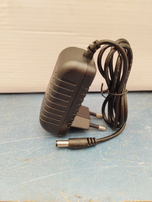 Блоки живлення 5В/2A , 12В/2А із штекером 5,5/2,5мм доТ2,SAT, SMART