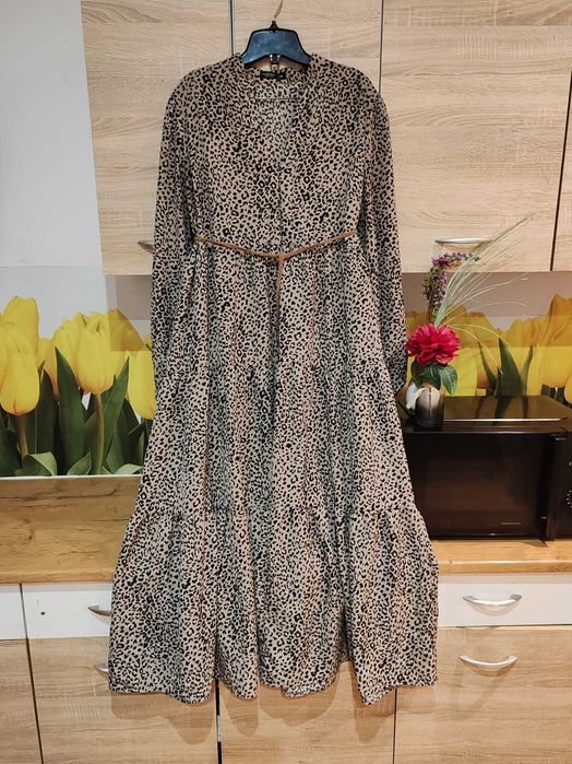 Prześliczna dłuższa sukienka Shein rozmiar ok 46/48 poliester panterka