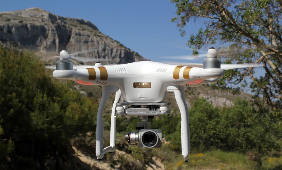 Drone Dji Phantom 3 Professional, adaptado para a pesca