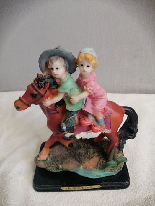 Статуэтка дети