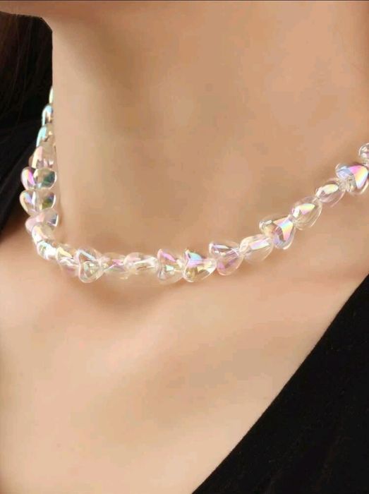 Łańcuszek wisiorek korale  
Stan - nowy
Wystawione też i