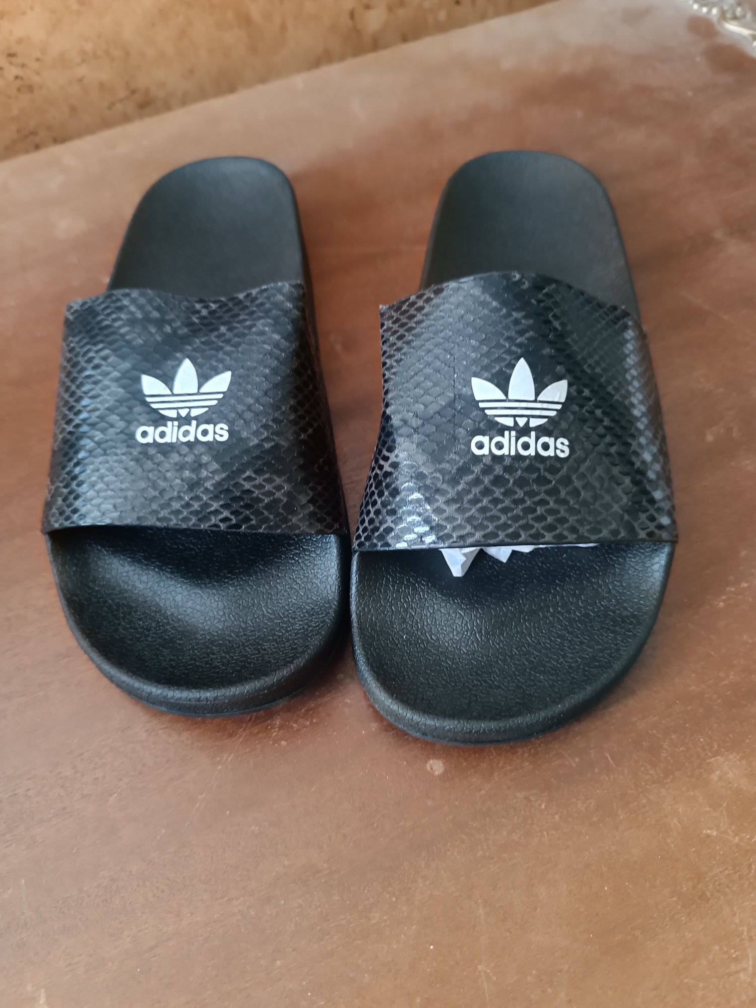 Chinelos adidas novos