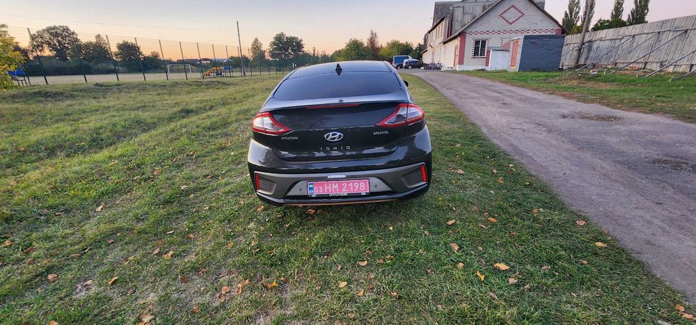 Hyundai ioniq 2019 р. Електро 28 kwt пригнаний з Бельгії
