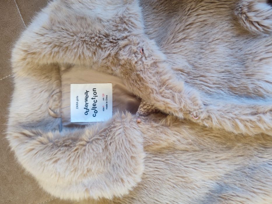 Шубка Zara для дівчинки на зріст 128