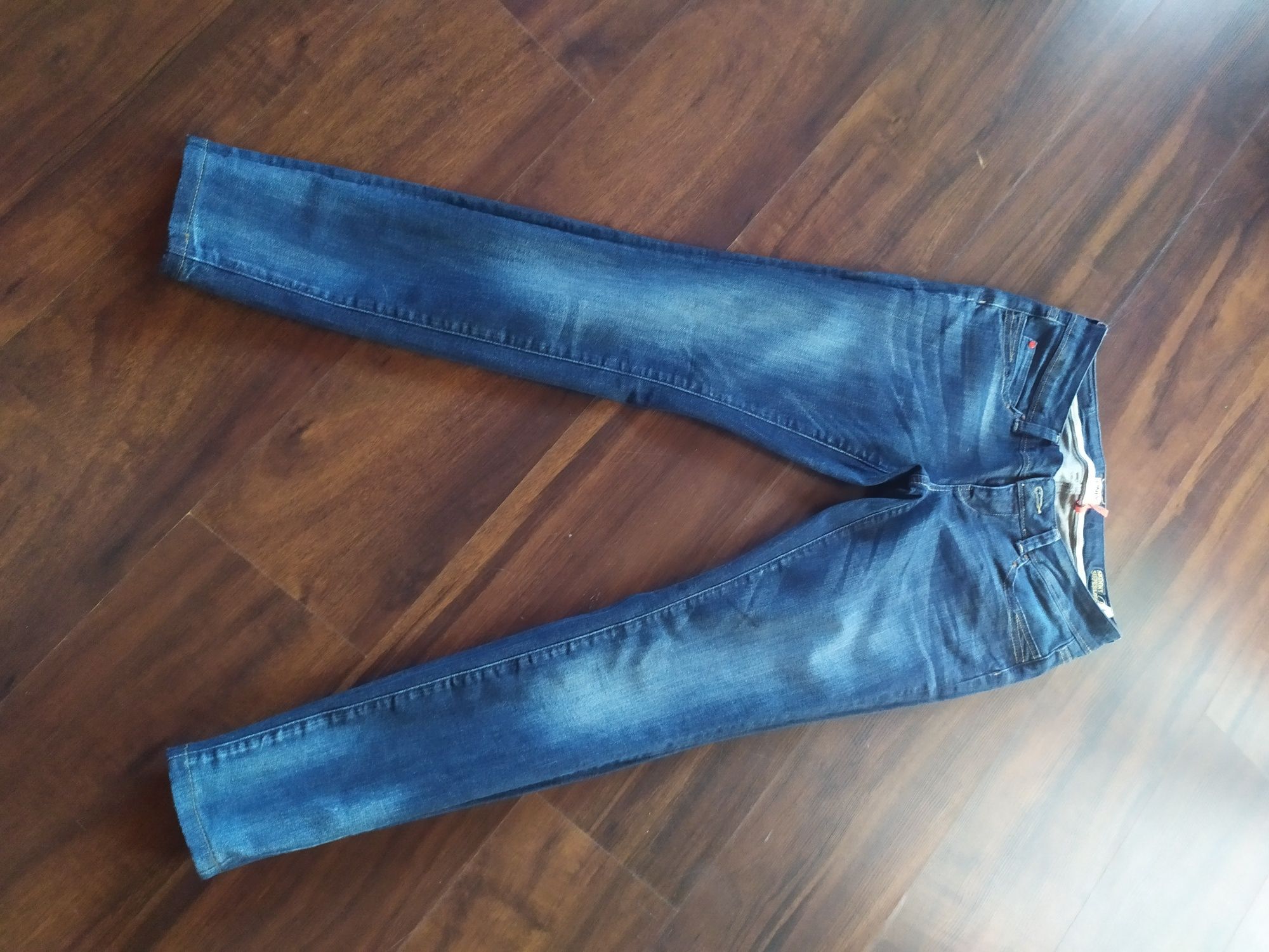 Spodnie jeans damskie