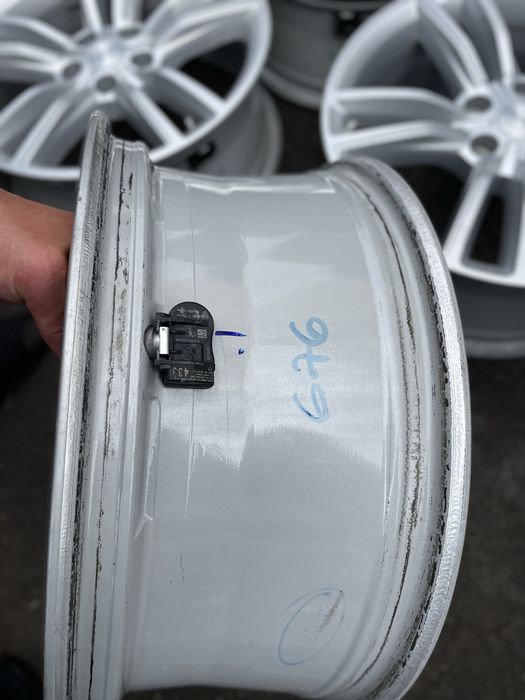 5/120R19 TESLA Model S диски