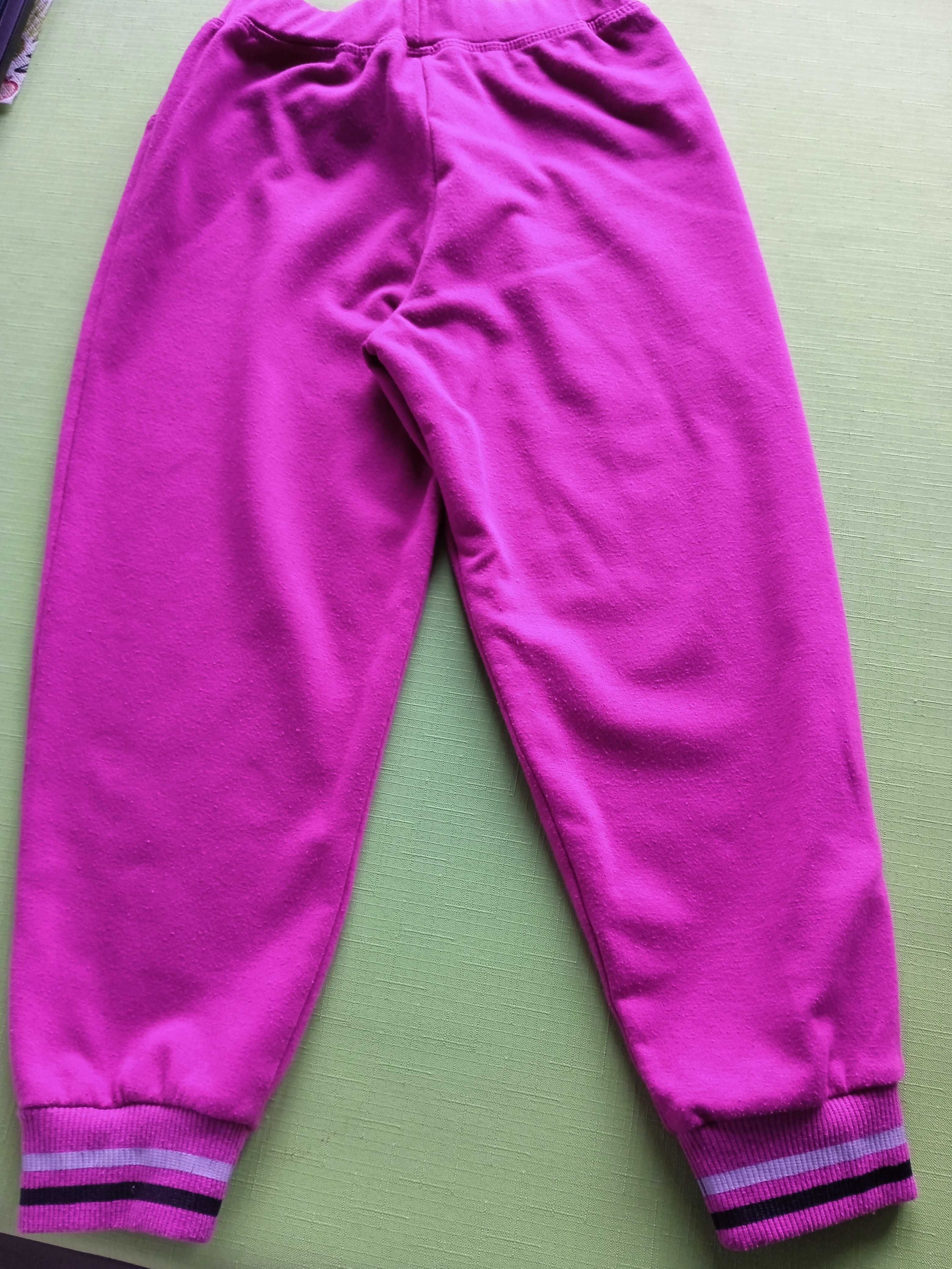 Spodnie dresowe - dla dziewczynki - różowe - roz. 116 -