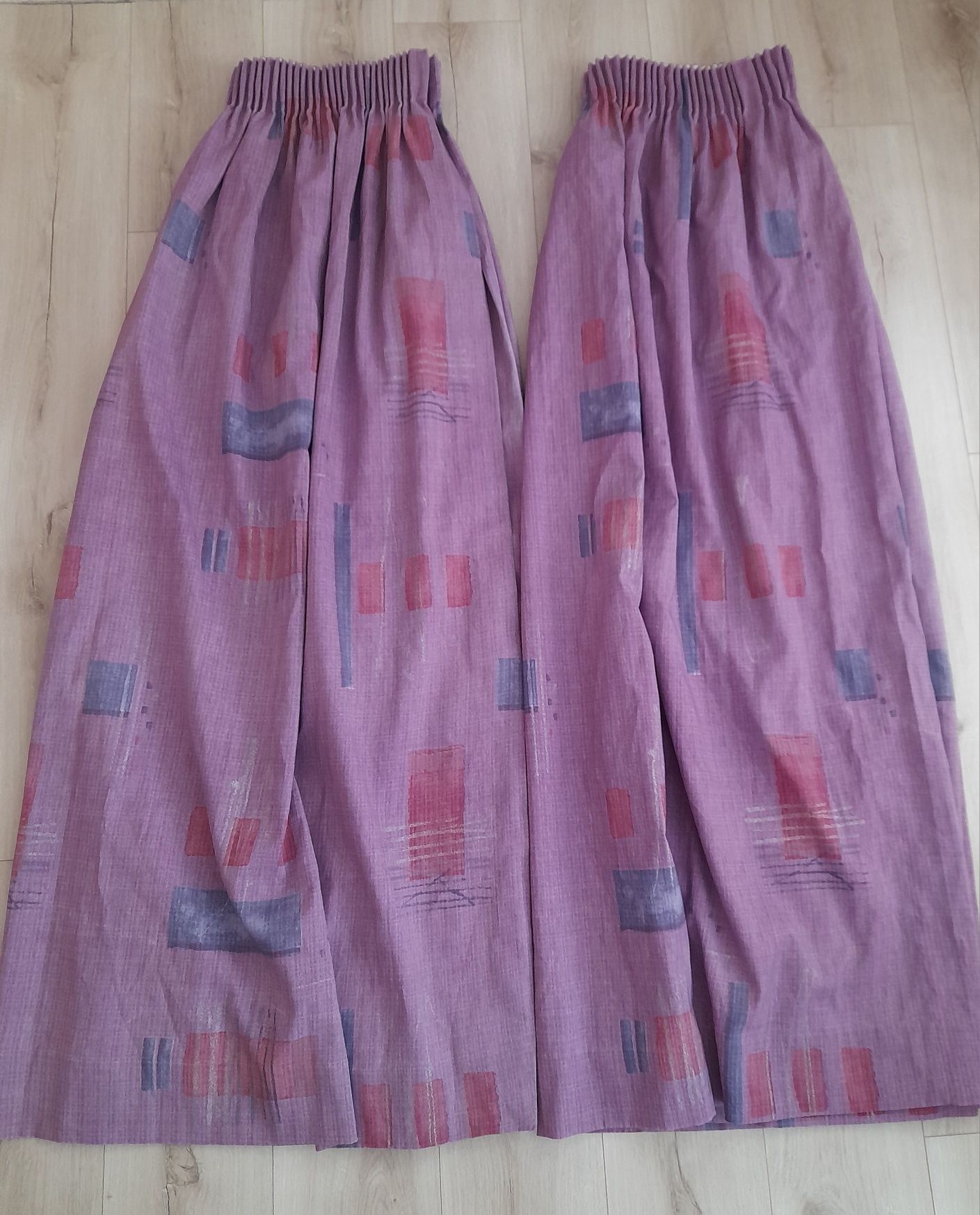 Короткі фіолетові штори на підкладці