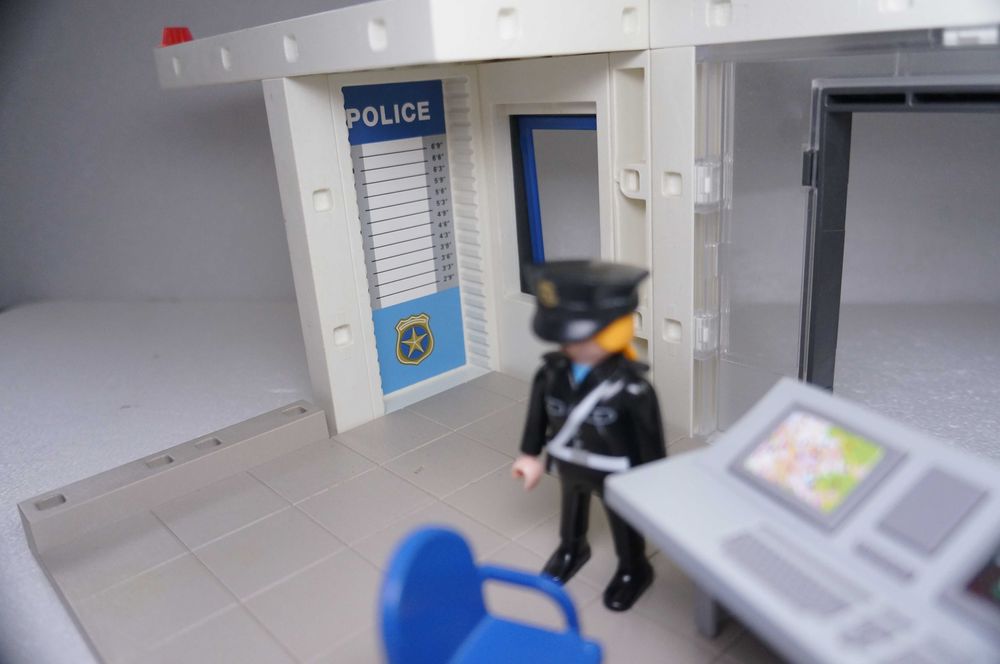 Playmobile 922 Komisariat policji z lotniskiem na Helikopter Playmobil
