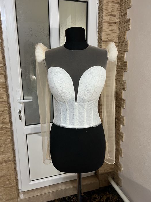 Швачка весільних корсетів! на дому шукає роботу