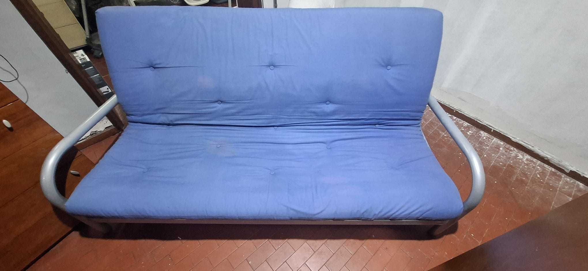 Sofá cama, em bom estado