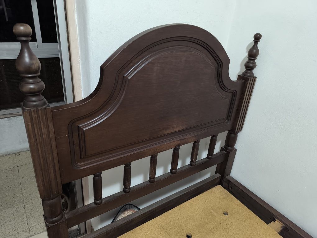 Cama de solteiro com colchão