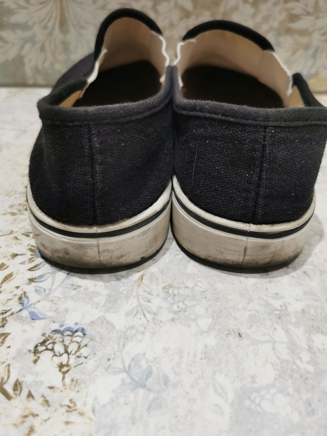 Tenisówki wsuwane Vices r. 40/39 czarne