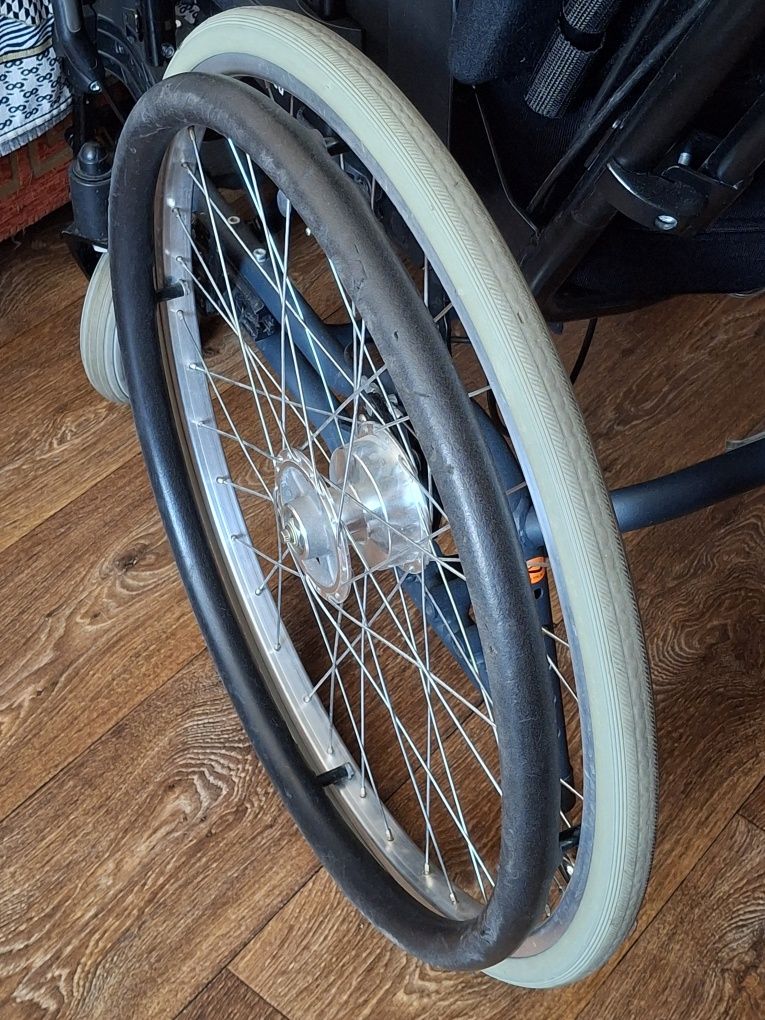 Многофункциональная  инвалидная коляска Invacare Rea Azalea