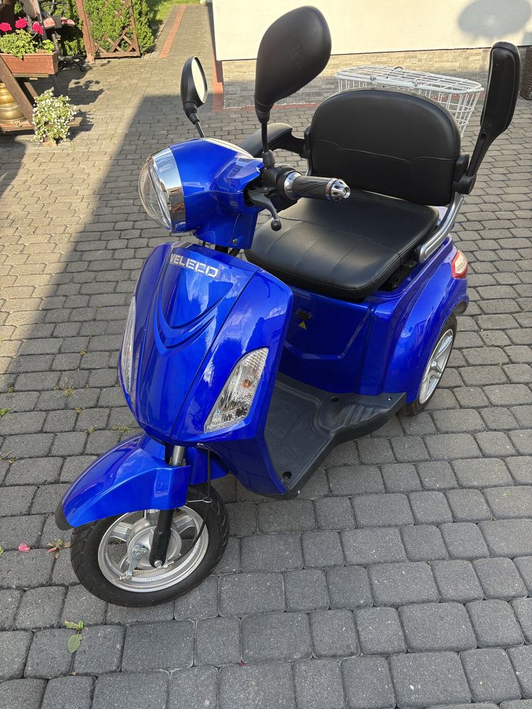 Trzykolowy elektryczny wozek dla osob starszych