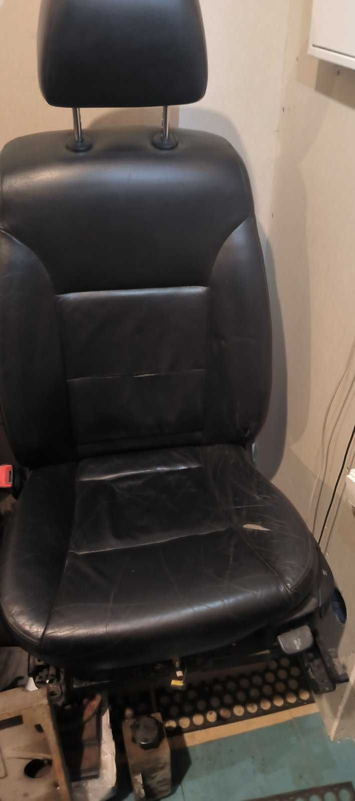 Сиденья передние БМВ BMW E60 E61 Цена за пару