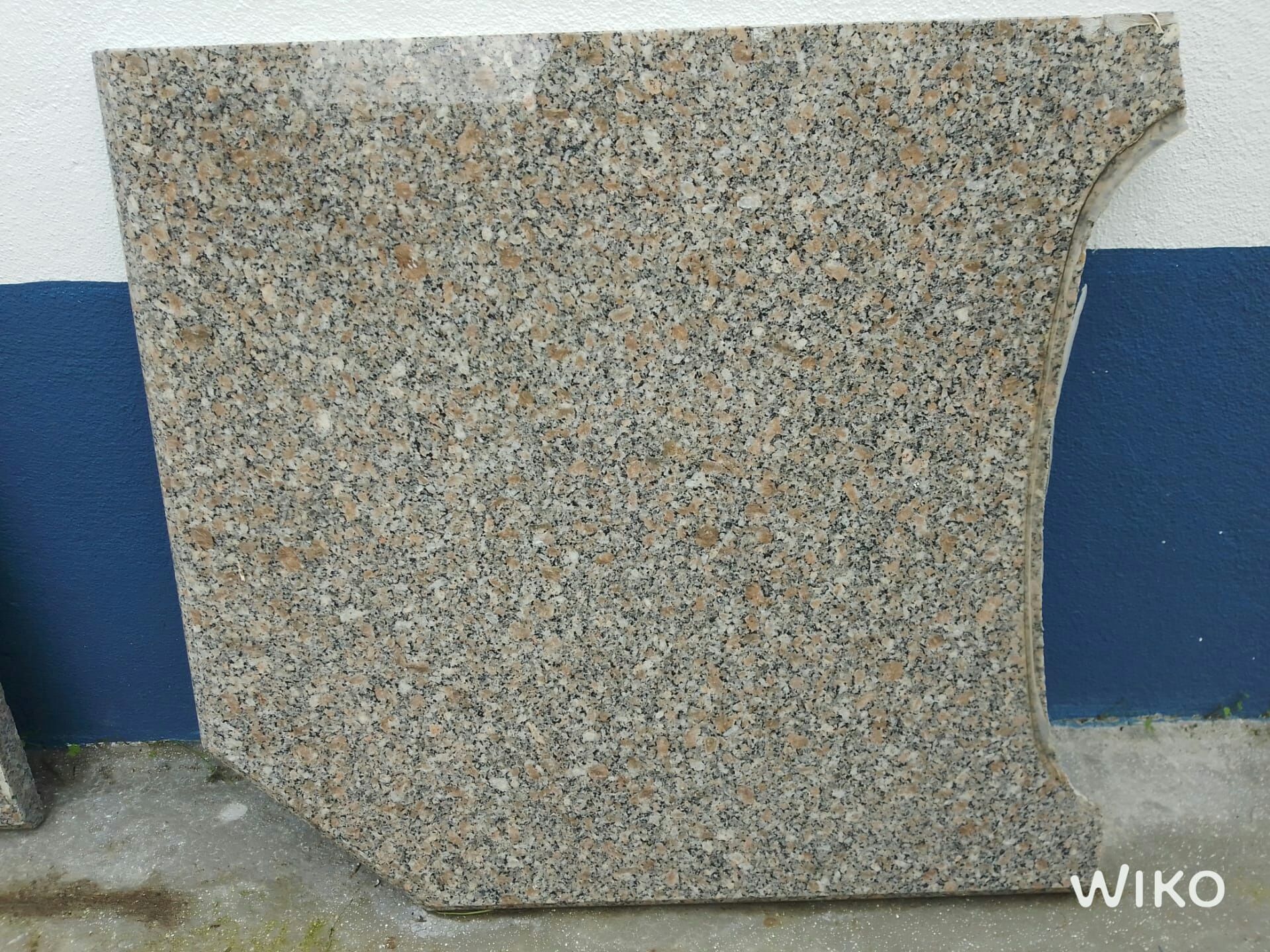 Pedras em granito e uma em mármore