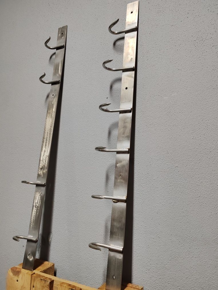2 barras em inox com ganchos, para carne e derivados