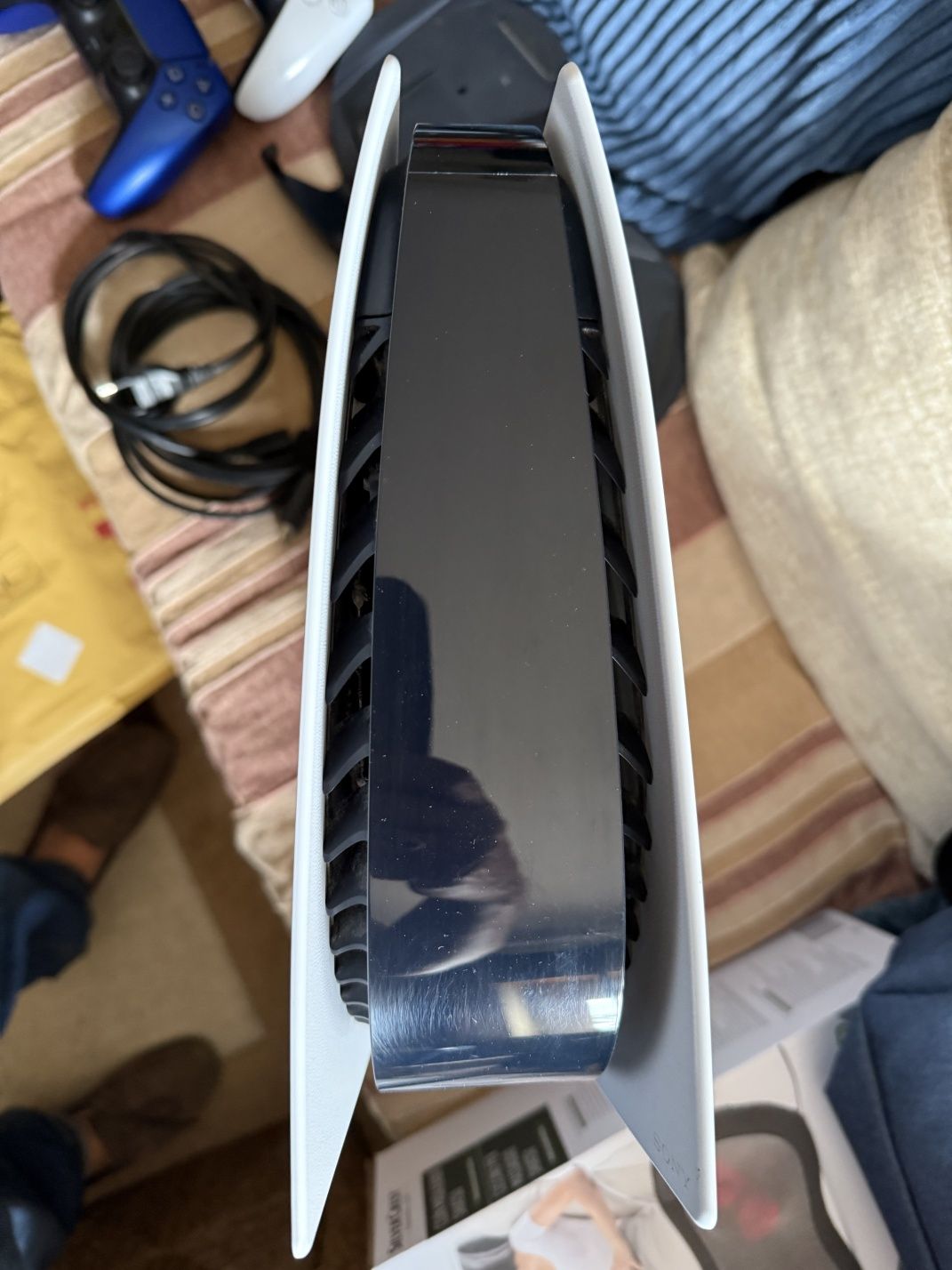 PlayStation 5 com disco, 2 comandos DualSense