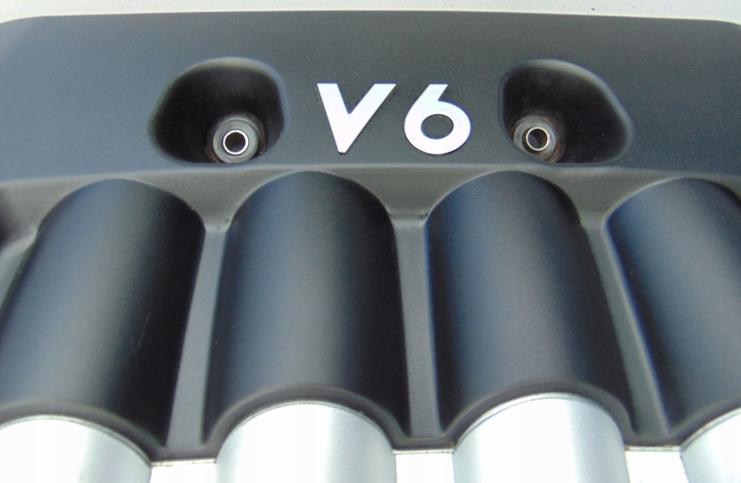 GÓRNA OSŁONA SILNIKA KIA SPORTAGE 2 II 04r- 2.7 V6