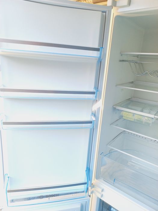 Lodówka Do Zabudowy 2-letnia Stan Idealny 100% Sprawna Transport