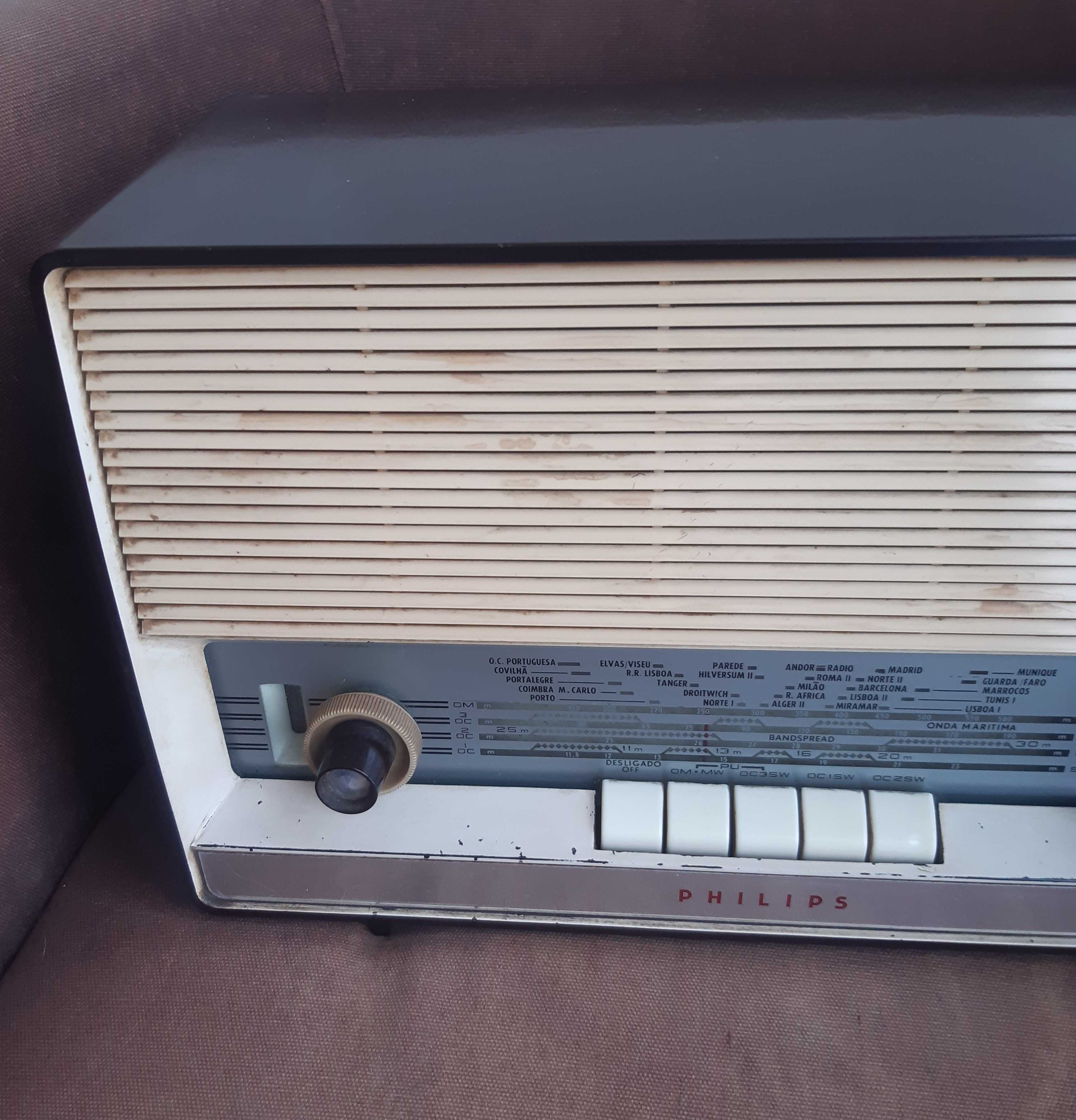 Rádio Antigo "Philips"