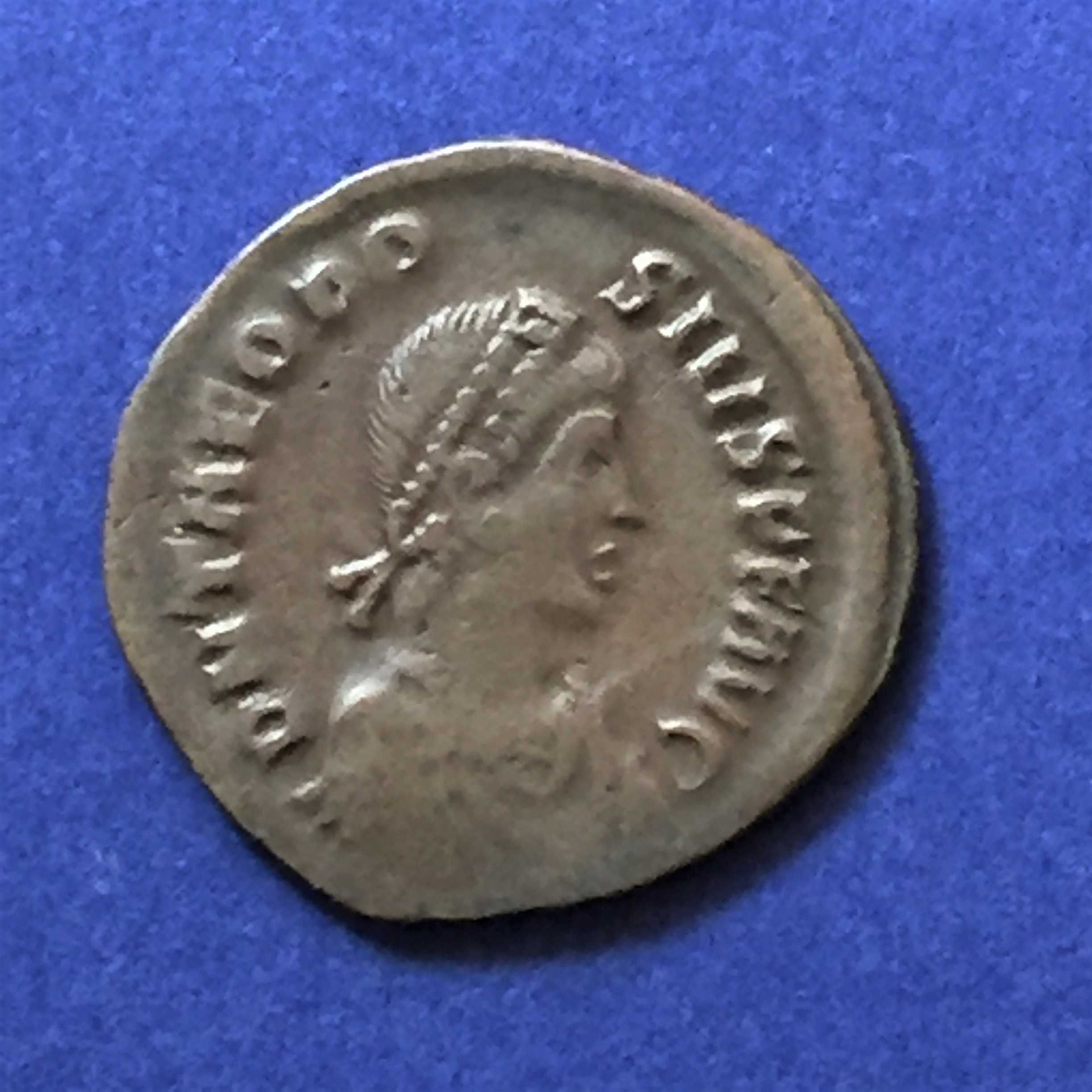 moeda romana THEODOSIUS I ( 379 : 395 ), R/ VIRTVS EXERCITI, (Cyzicus)