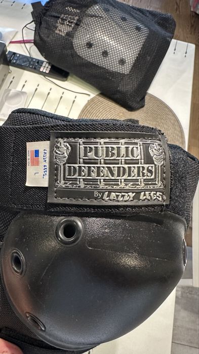 Ochraniacze łokci Public Defenders by Lazy Legs Rolki nałokietniki
