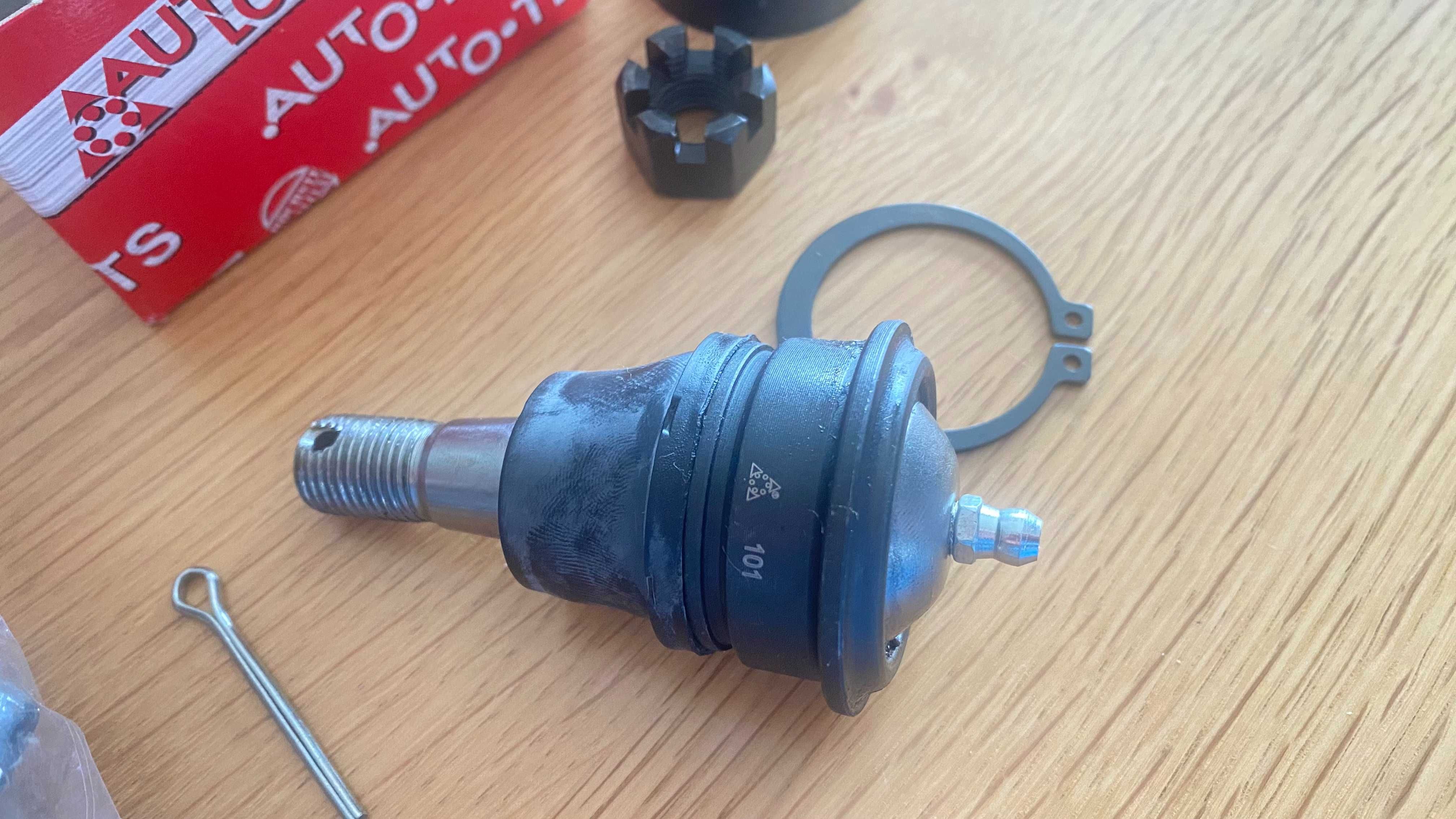 шарова опора Nissan Sunny n14 B13 100NX ALMERA N15 Y10 Primera P10 P11