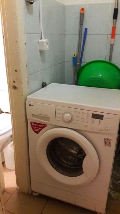 Продам 1 комнатную гостинку в районе Одесской