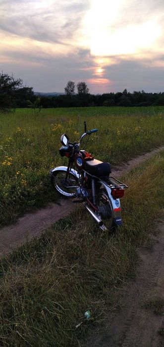 Продам мопед Карпати в дуже хорошому технічному стані з купою деталей