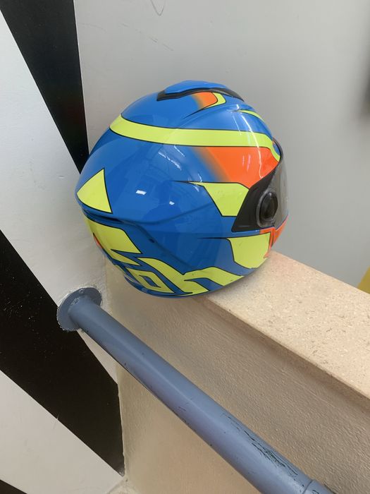 Capacete airoh como novo