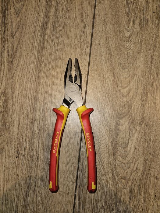 Szczypce uniwersalne kombinerki stanley 200mm