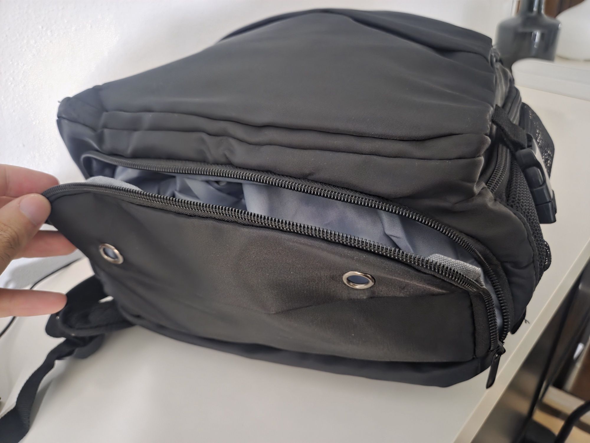 Mochila viagem preta