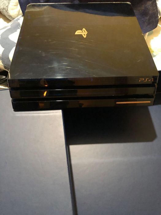 Ps4 pro edição 500 million