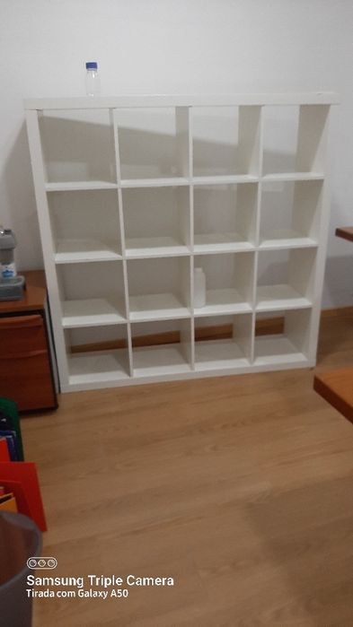 Movel branco cubos