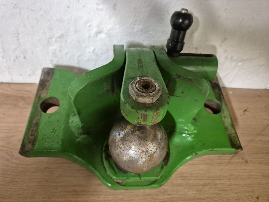 Zaczep kulowy K 80 John Deere