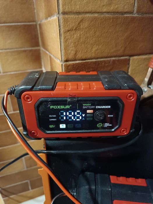 Нові, інтелектуальні зарядки для аккумуляторів, не трансформаторні.