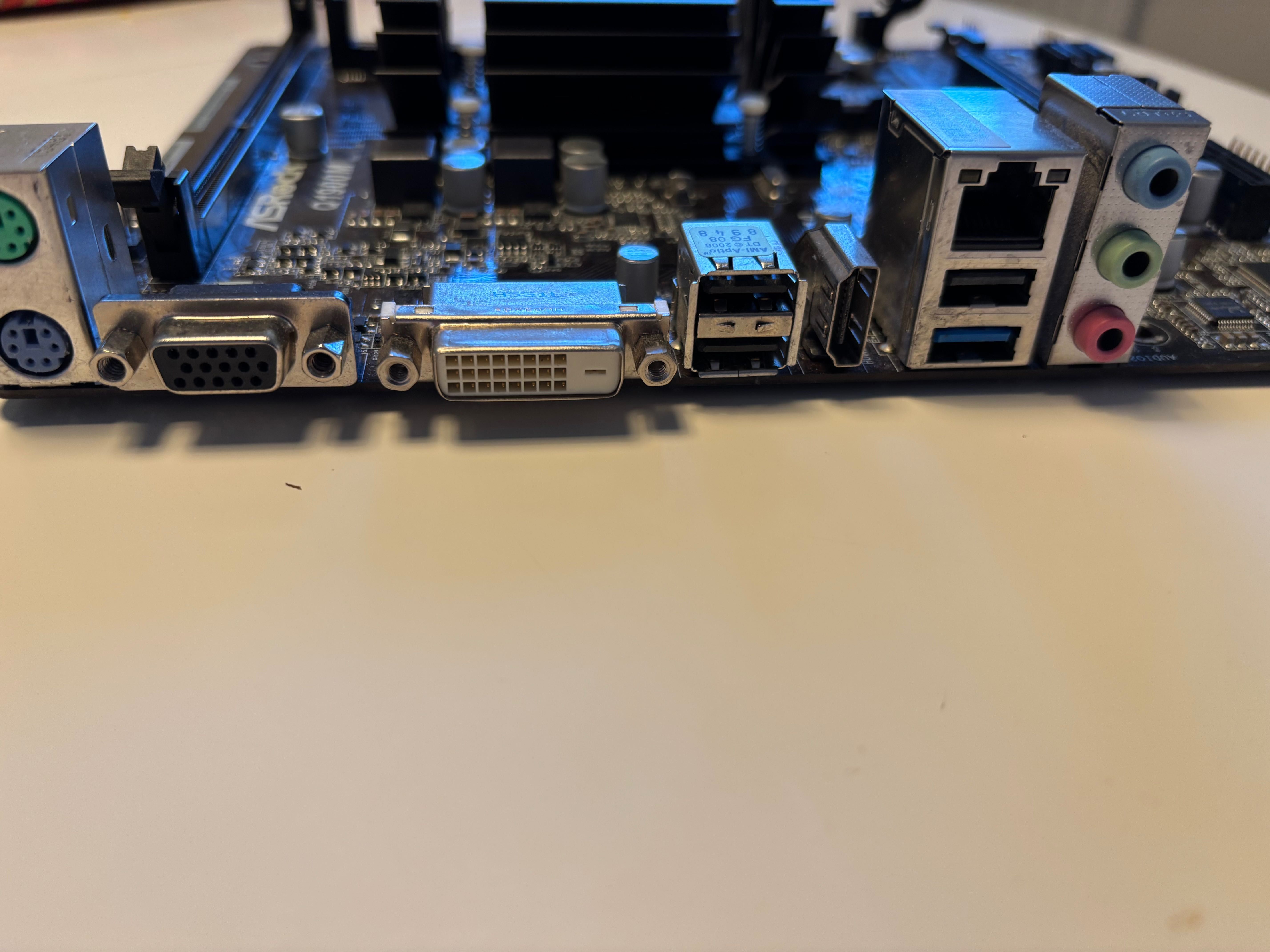 Płyta główna ASRock Q1900M  DDR3, Intel Celeron J1900 (4x2.0GHz)