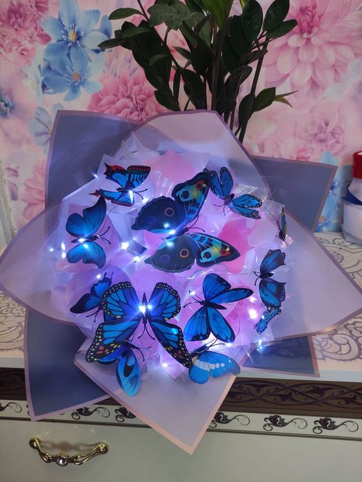 Букетик з метеликами/ Букет с бабочками