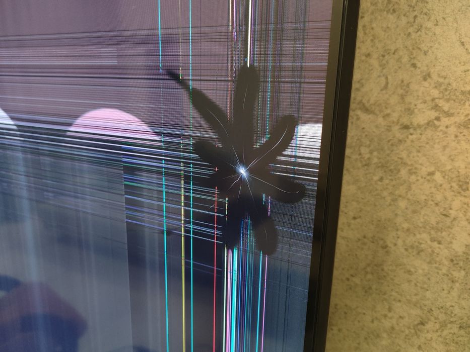 Розбитий телевізор Sony 65X90J
