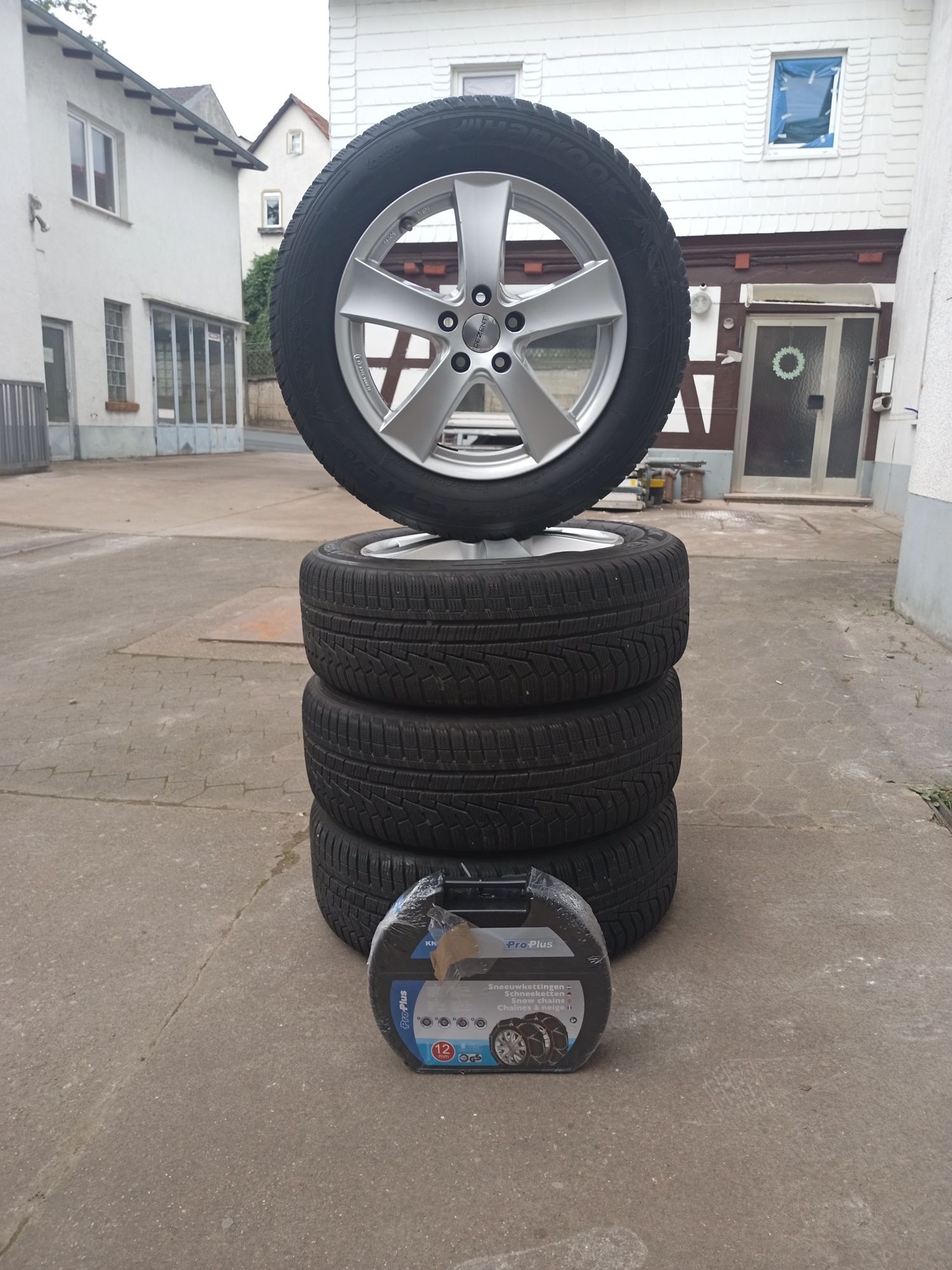 Koła felgi aluminiowe Audi VW Skoda 225/60/17 opona zimowa +łacuchy