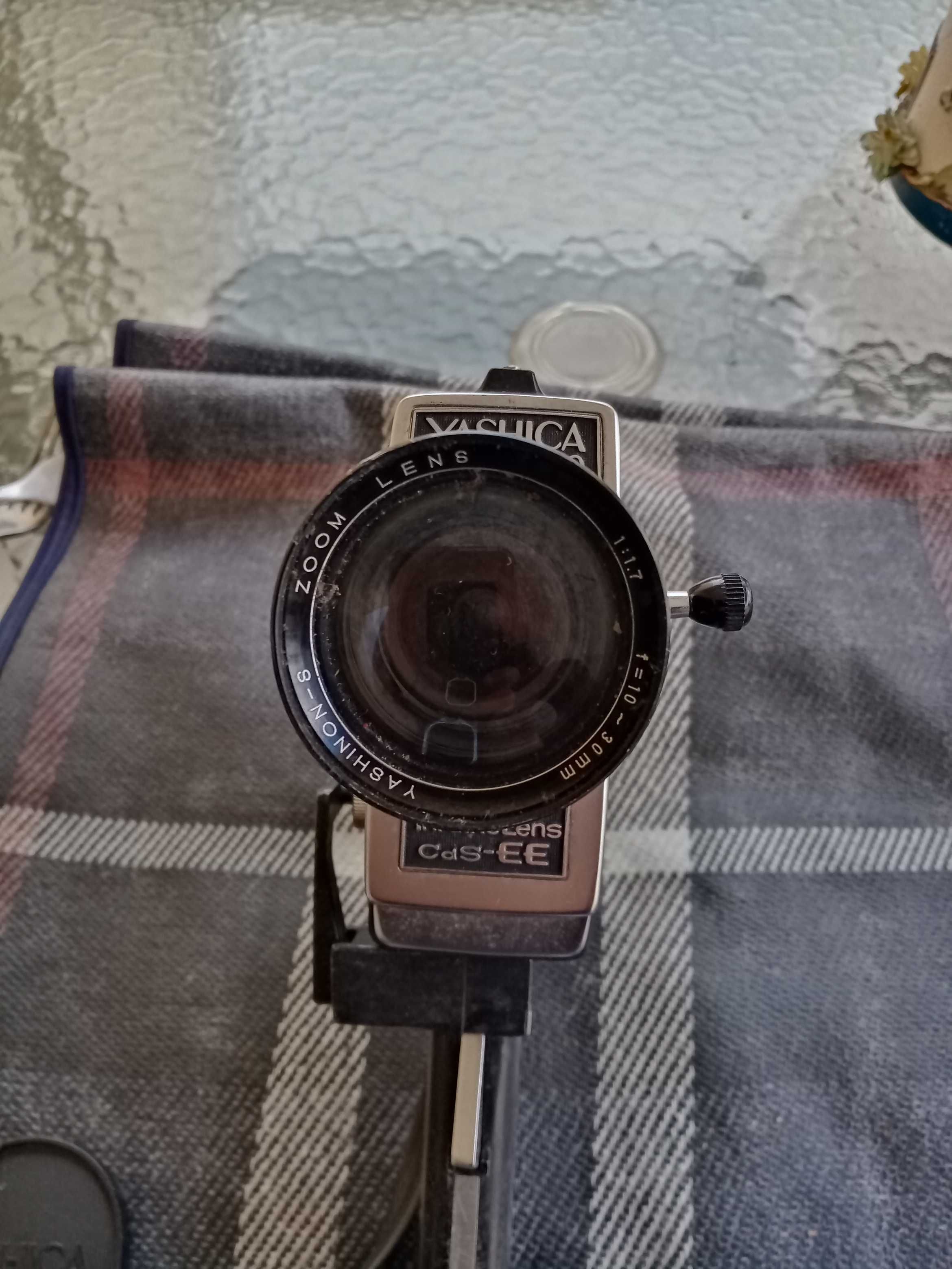 Máquina de filmar e projector