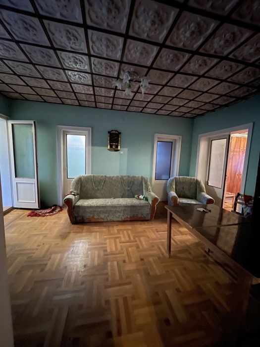 Продається двоповерховий будинок