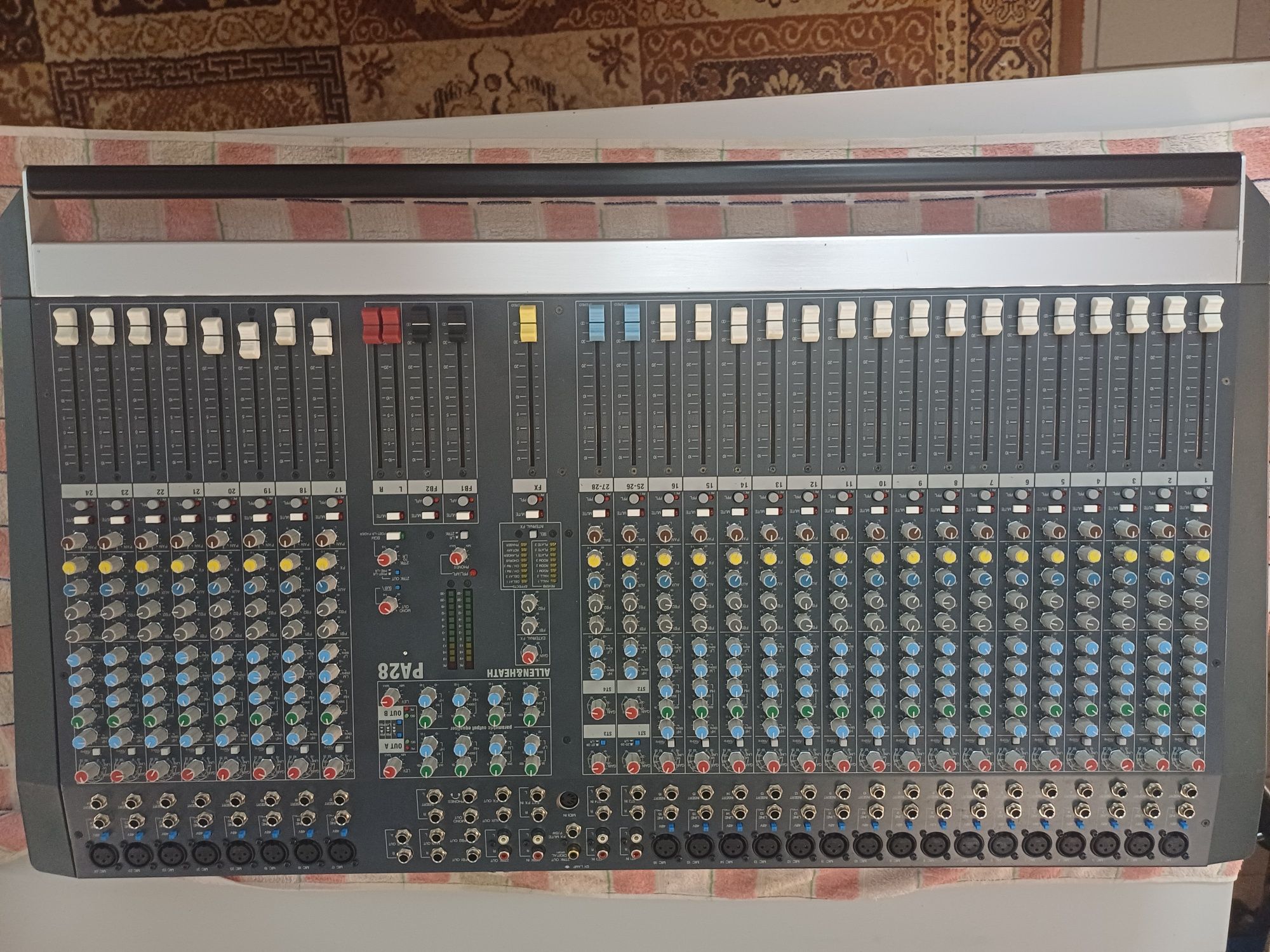 Mikser analogowy Allen&Heath 28PA
