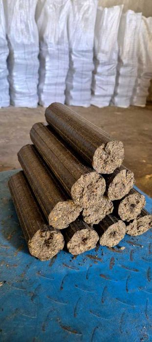 Вугілля/Брикети/Пелети чисте та вигідне опалення