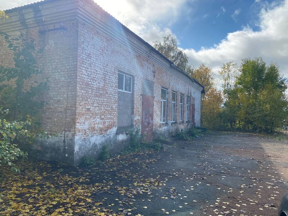 Продам нежитлову будівлю під бізнес у м. Новоукраїнка, 543 м² + підвал